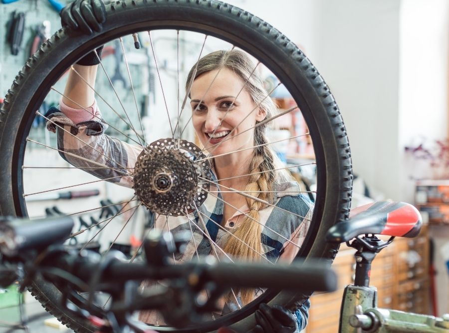 https://dialedincycling.com/wp-content/uploads/2022/01/kona-remote-160-rental-1.jpg
